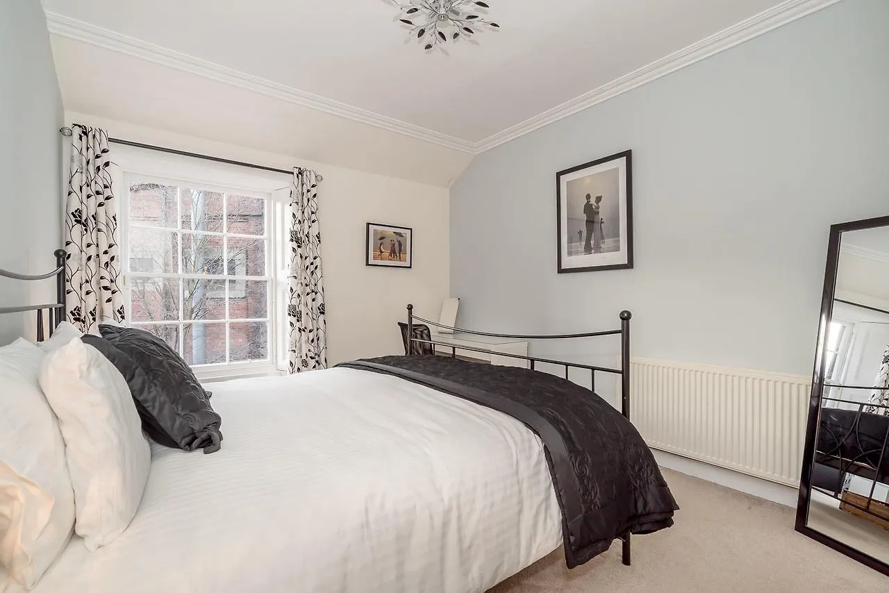 Castle Terrace Apartment 0*, Edinburgh